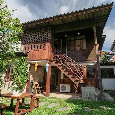 Nearthepark Backpack House Hostel Chiang Mai Exterior photo